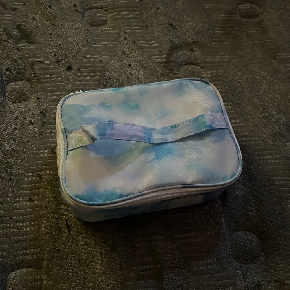 White Shell Storage Pouch - Picture 4 of 6